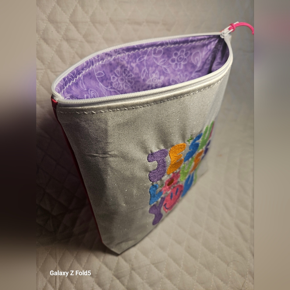 Colorful Graphic Pouch - Picture 5 of 6